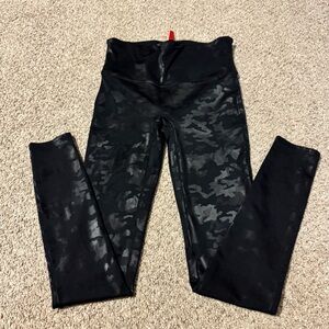 Spanx faux leather Black Camo Leggings M
